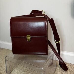 Elegant Burgundy Crossbody Bag